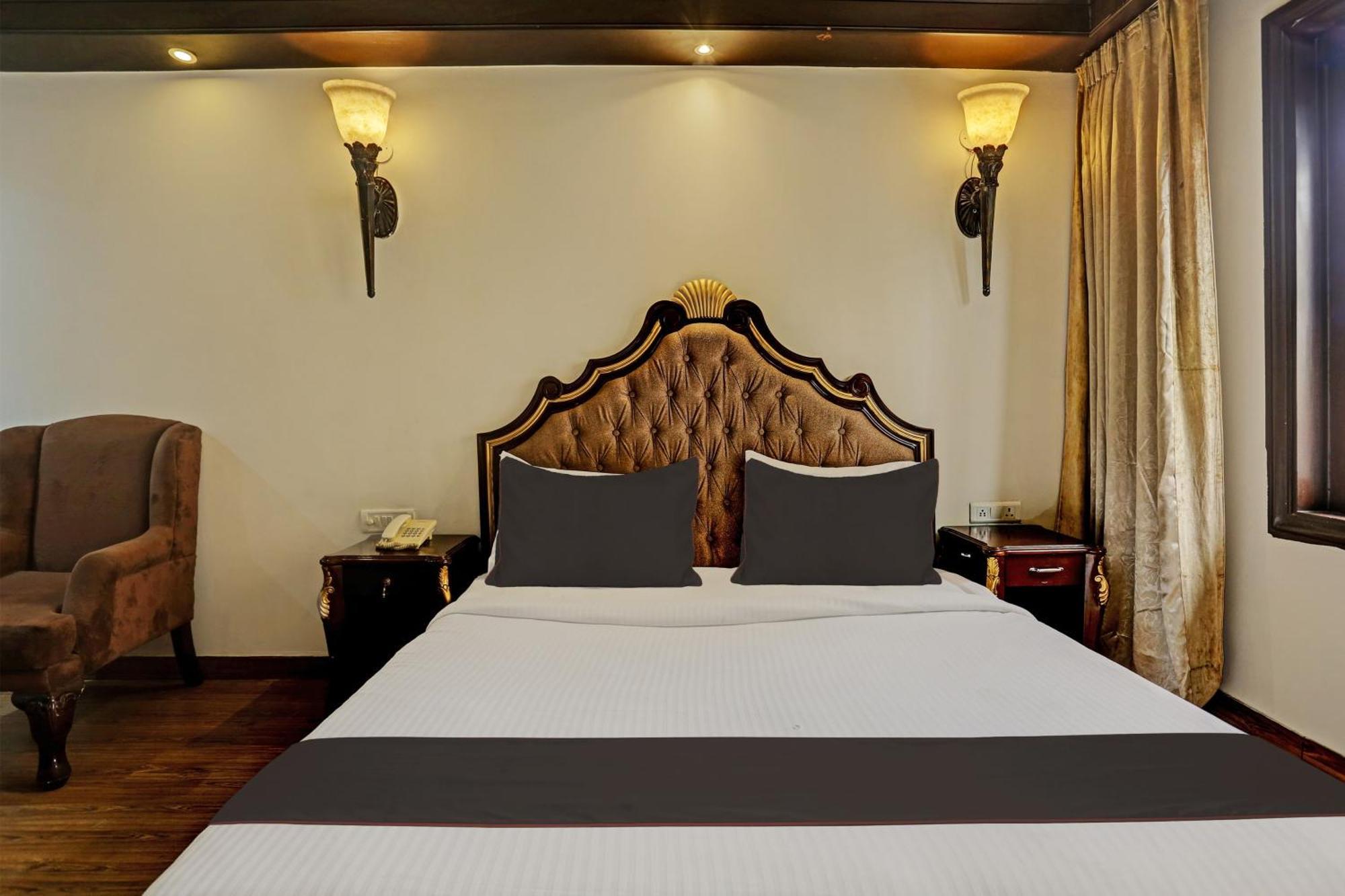 Townhouse The Royce New Friends Colony Hotell New Delhi Exteriör bild
