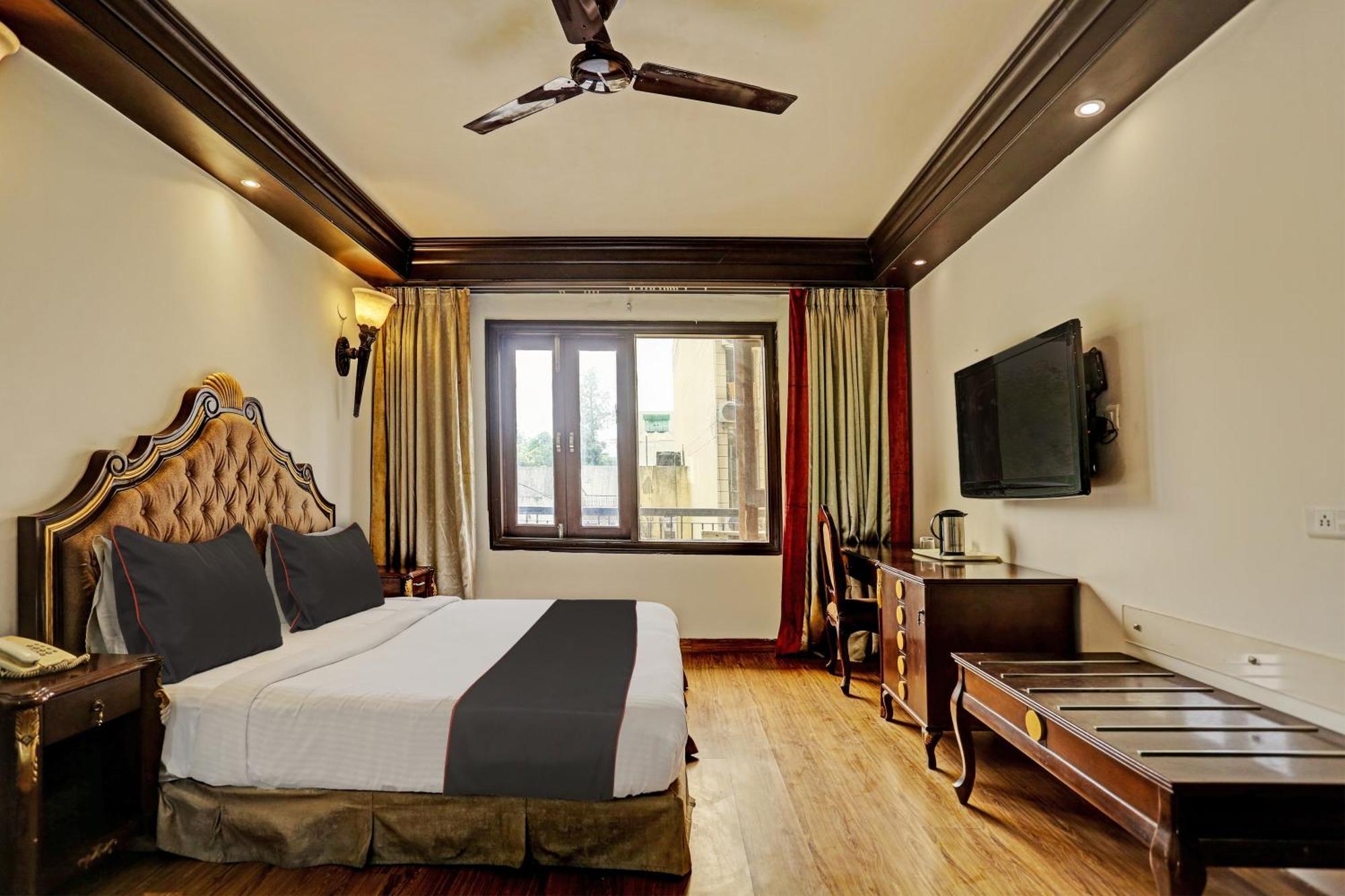 Townhouse The Royce New Friends Colony Hotell New Delhi Exteriör bild