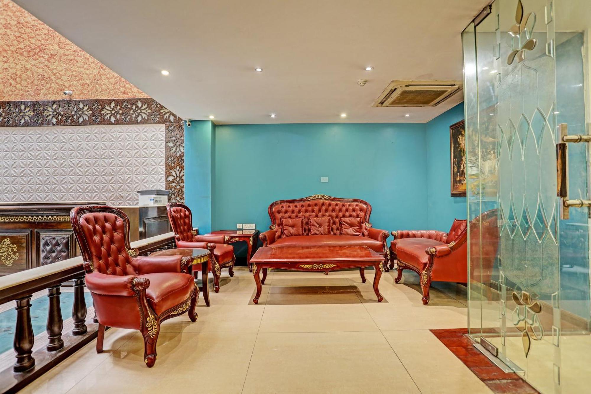 Townhouse The Royce New Friends Colony Hotell New Delhi Exteriör bild